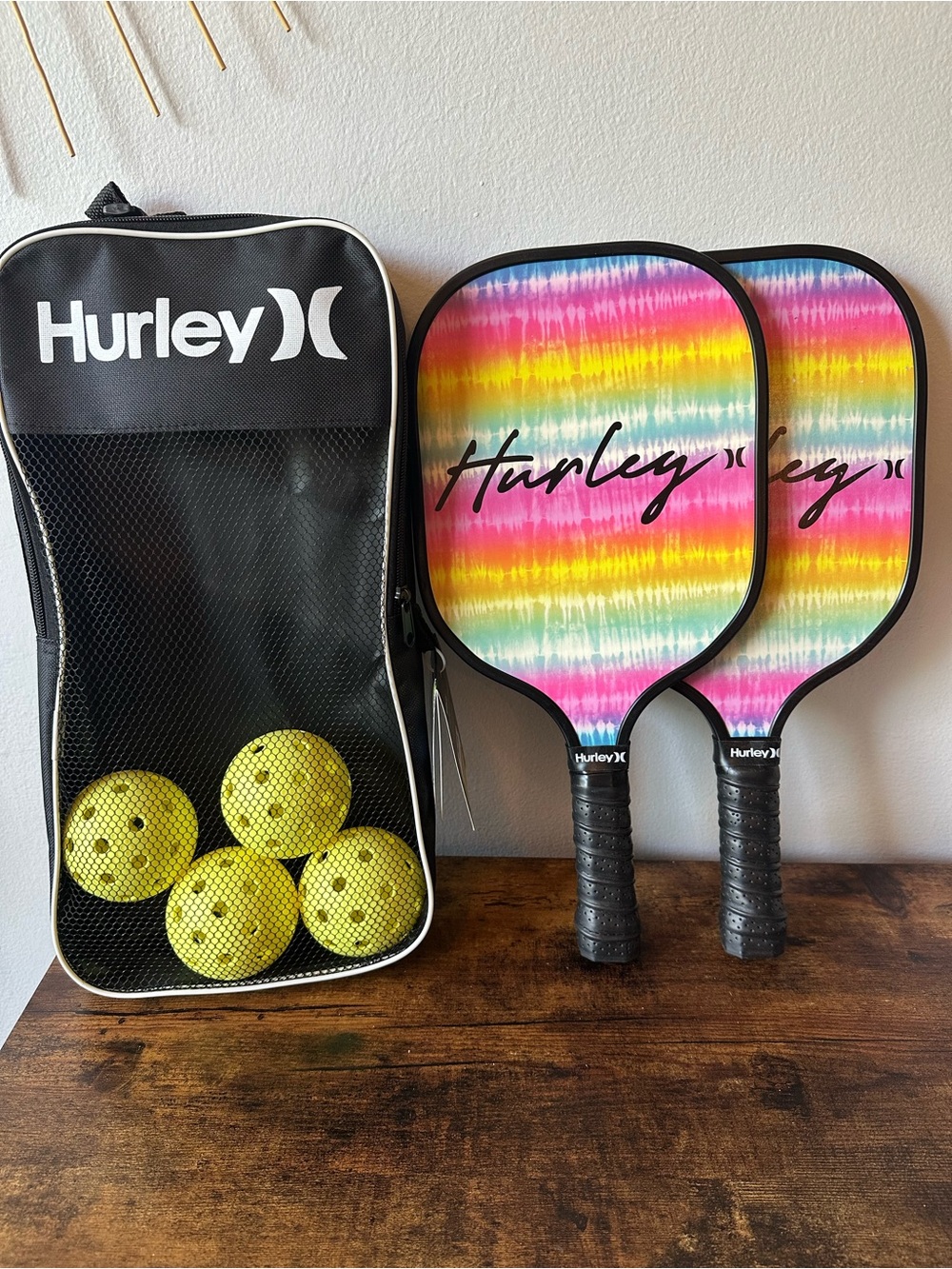 Hurley Colorful Tie-Dye Pickleball Set with 2 Paddles, 4 Yellow Balls & Case NWT